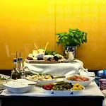 Hotton Hotel